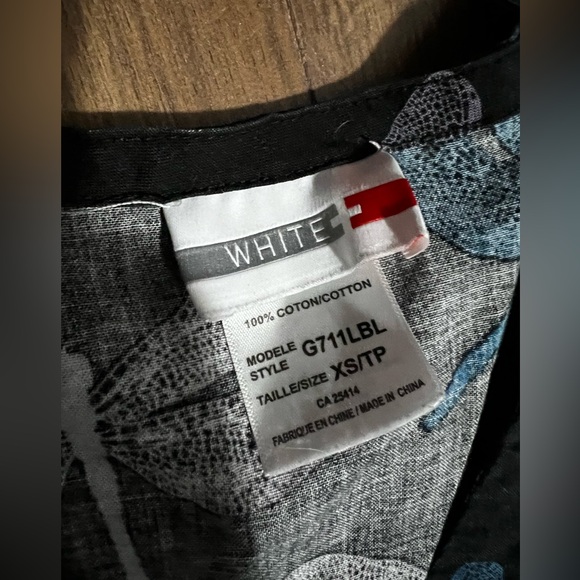 Scrub Top - Picture 2 of 2